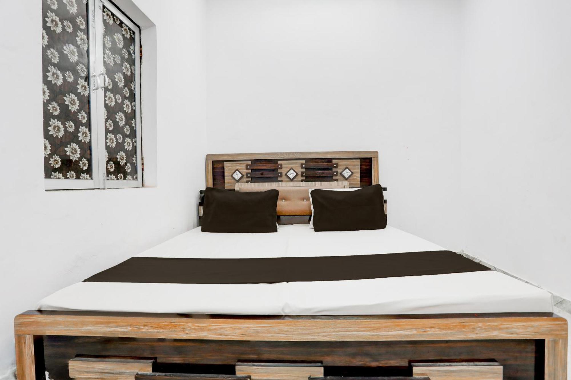 Hotel O Rajeshwari Varanasi